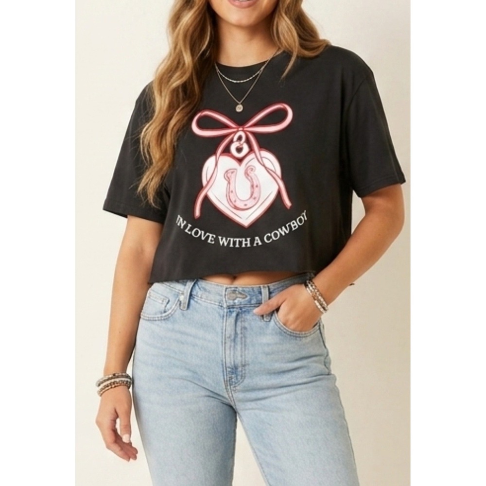 Persaya black short-sleeve red and white "In Love With A Cowboy" heart Size L